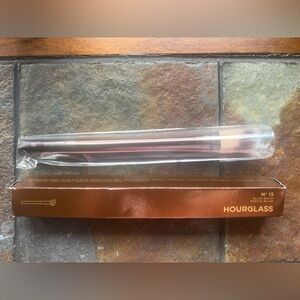 Hourglass No. 15 Blush Brush with Brown Handle NIB